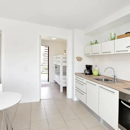 Two-bedroom Holiday In 3