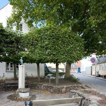 Two-bedroom Holiday In 3 *